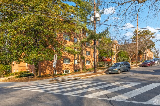 2400 calle 41 noroeste - The Beecher House