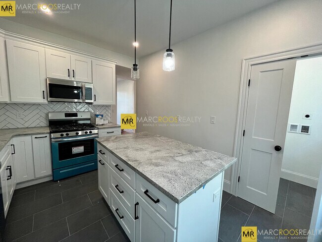 Building Photo - 234 Calumet St Rental