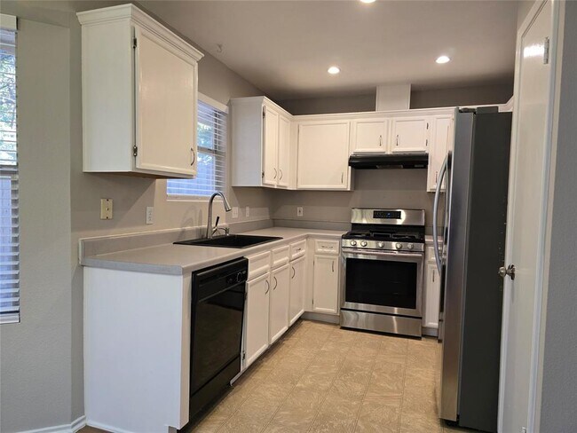 Photo - 612 Sunny Brook Dr