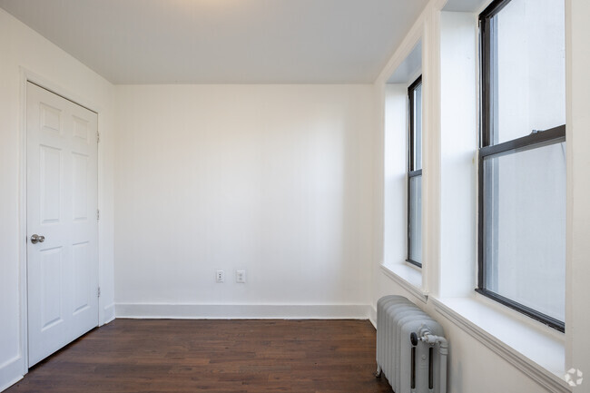 2BR, 1BA - 106 South Harrison Street Apartments