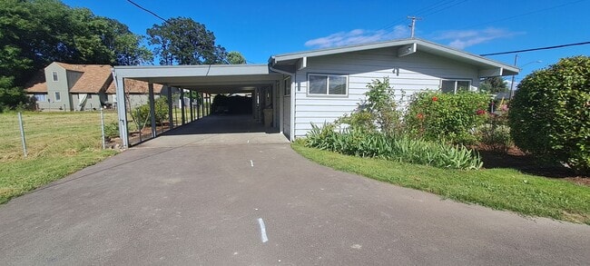 Photo - BEAUTIFUL home in Philomath