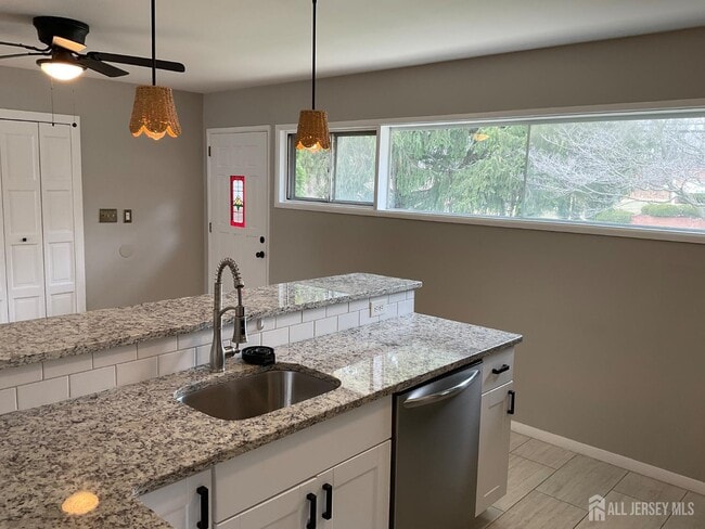 Photo - 3092 Bordentown Ave