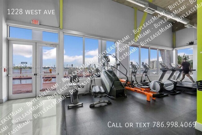 Photo - 1228 West Ave