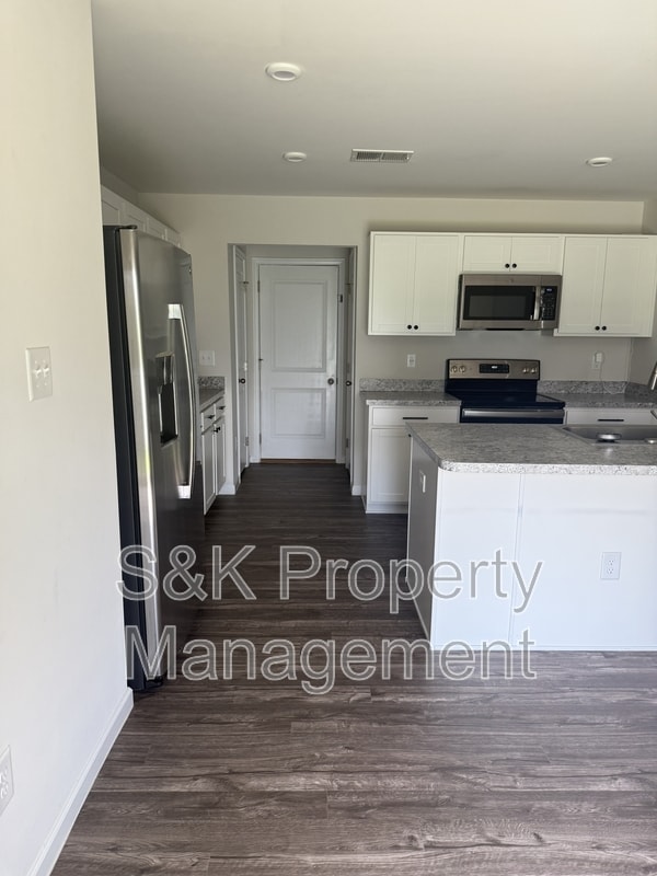 Photo - 112 Overstreet Ct
