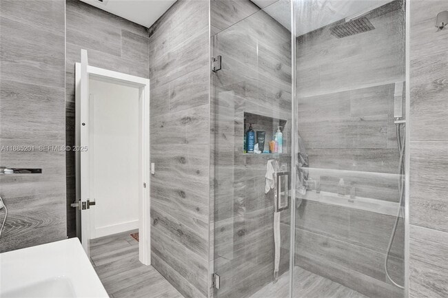 Photo - 3784 Sheridan Ave