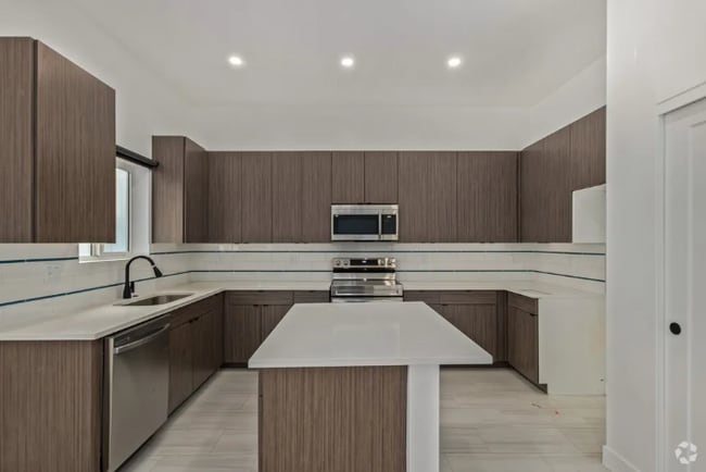 Building Photo - 3107 N 39th St Rental
