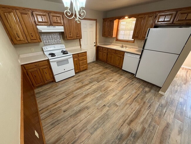 Photo - 732 Foster Ln