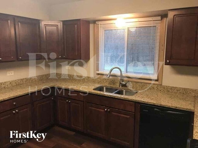 Photo - 2543 Oakwood Dr
