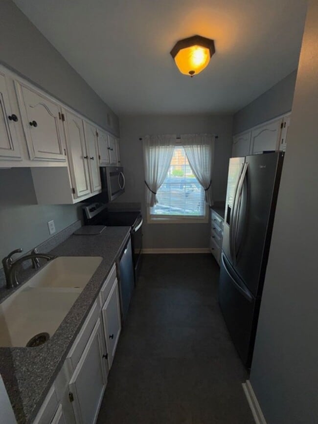 Photo - 102 Hampton Dr