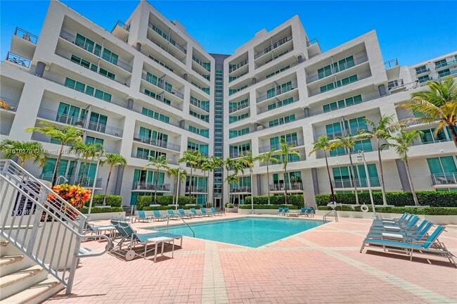 Building - 350 NE 24th St Unit 613