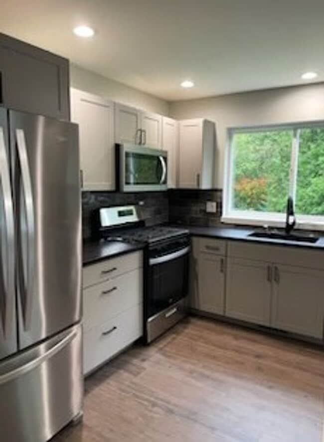 Photo - Lovely 3 Bedroom Recently Renovated!