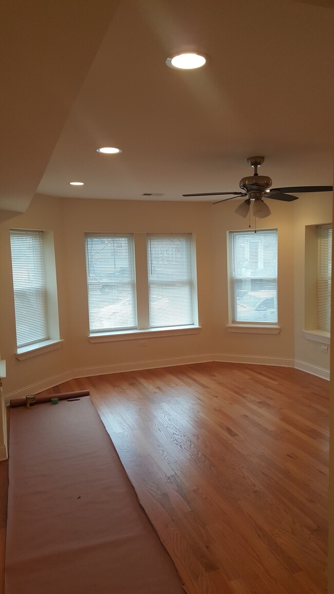 Photo - 6317 N Washtenaw Ave Unit #3