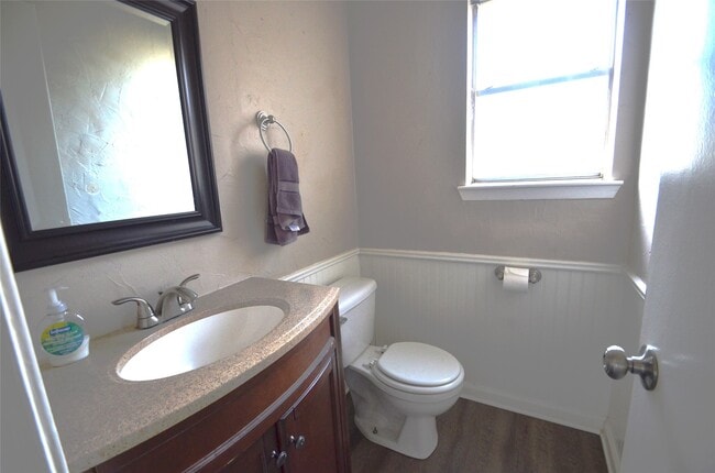 Photo - 1902 Whitebriar Dr