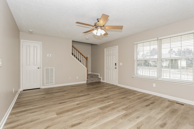 Photo - 1711 Luton Dr