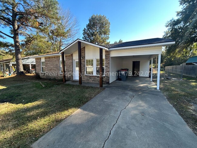 Building Photo - 1205 W Atlanta St Rental