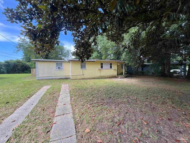 Building Photo - 203 Edison Dr