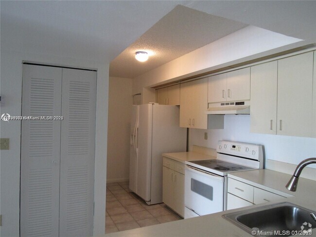 Building Photo - 8590 SW 212th St Unit 307 Rental