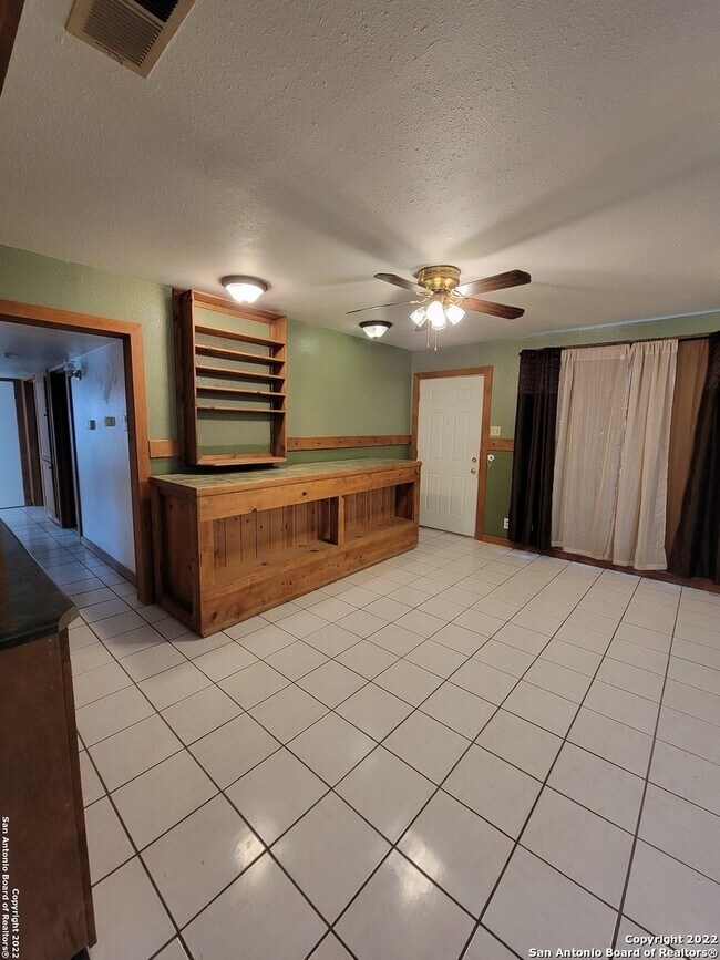 Photo - 483 Anton Dr