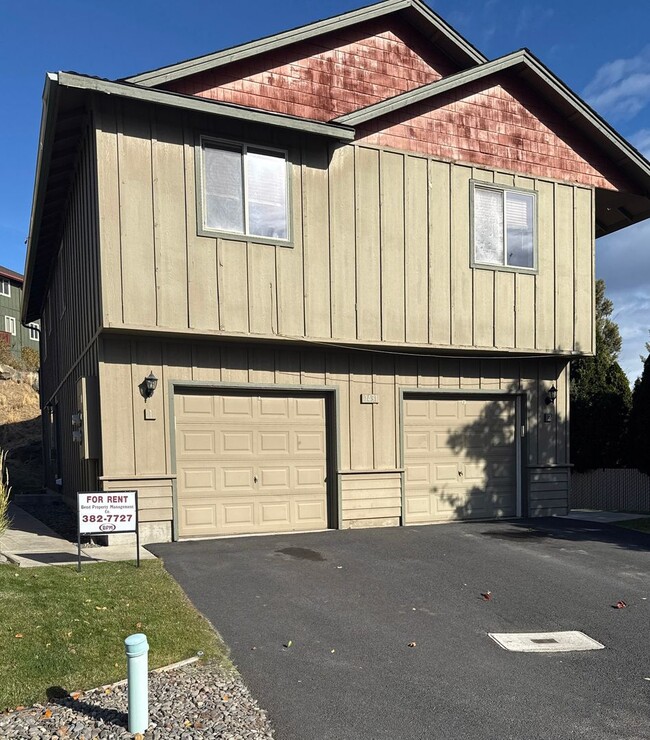 Building Photo - 1431 Lucinda Ct Unit 01