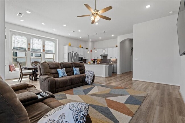 Photo - 1812 David Ezra St
