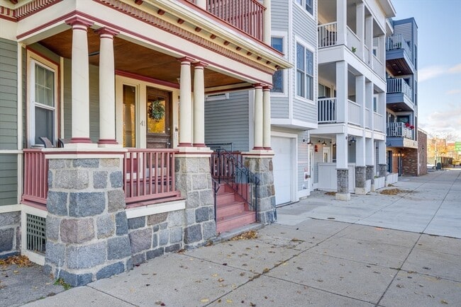 Photo - 41 Farragut Rd Unit 3