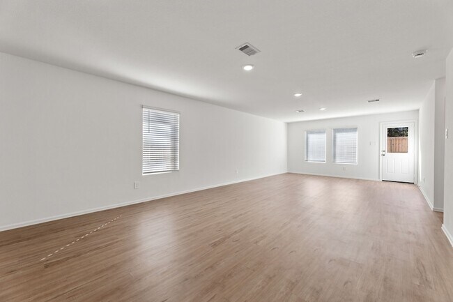 Photo - 17747 Pemswood Dr