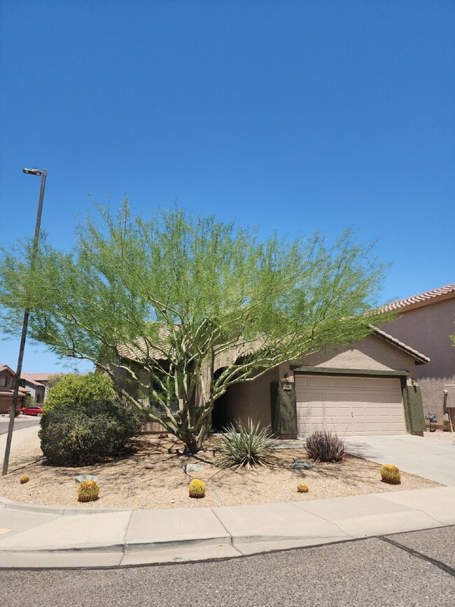 "Charming Anthem Retreat: 3-Bed, 2-Bath Ge... - "Charming Anthem Retreat: 3-Bed, 2-Bath Ge... Apartment