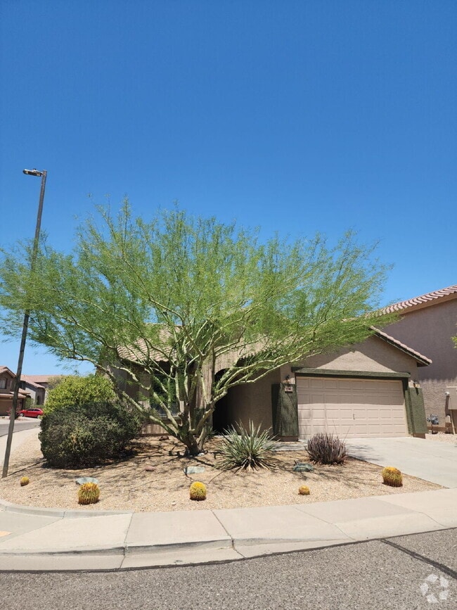 Building Photo - "Charming Anthem Retreat: 3-Bed, 2-Bath Ge... Rental