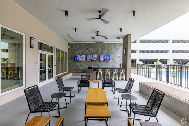 Resia Golden Glades