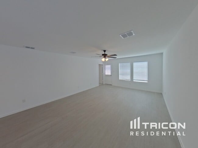 Photo - 803 Ponderosa Ln