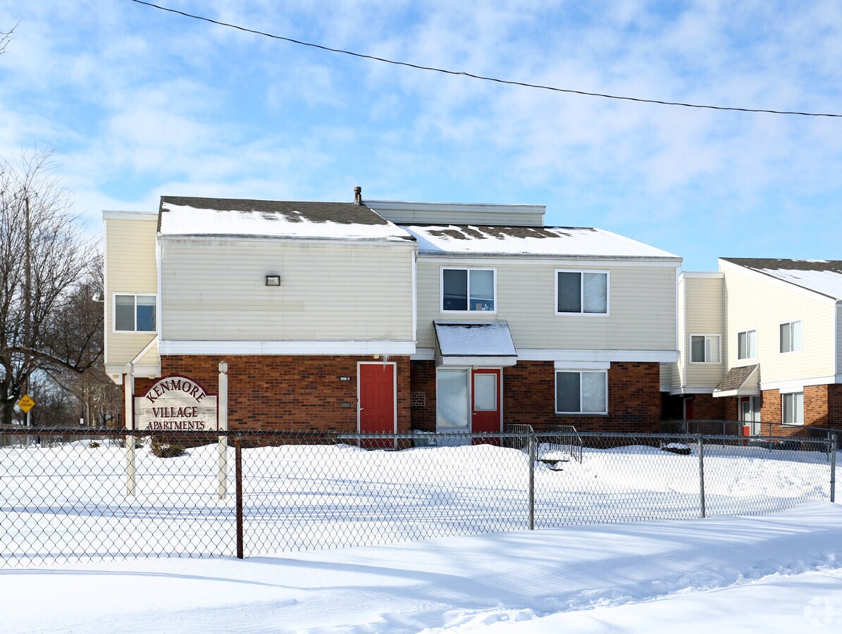 Kenmore Commons Townhomes - Kenmore Commons Townhomes