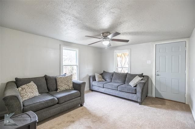 Photo - 818 Ballinger St