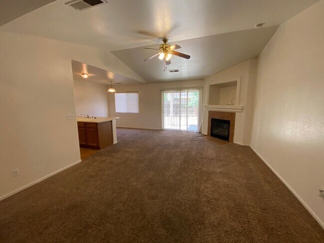 Photo - 3848 E Oak Ave
