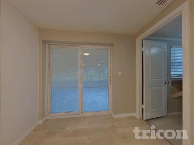 Photo - 1124 Jadewood Ave