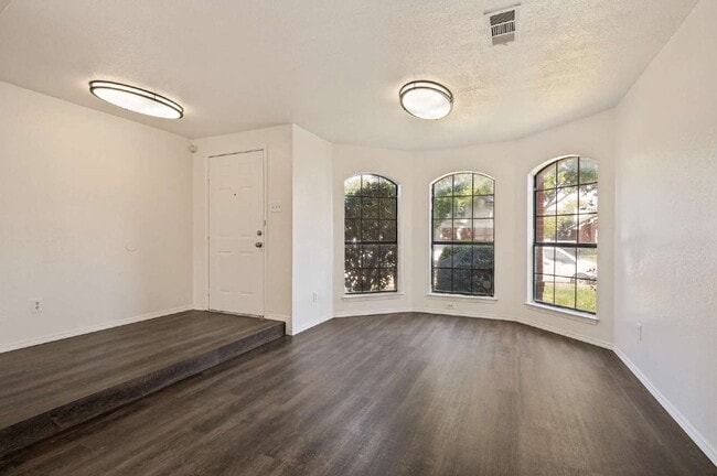 Completely Renovated Home in Arlington!