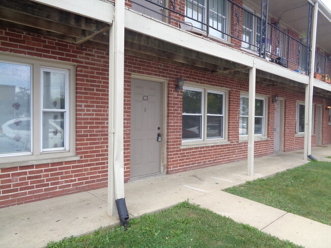 Building Photo - 1340 N Main St Unit C7 Rental