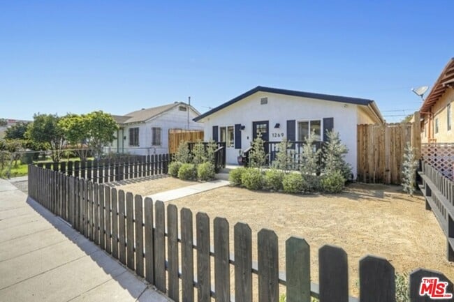 Building Photo - 1269 1/2 S Muirfield Rd