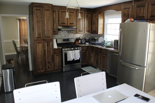 Building Photo - 4859 Post Oak Tritt Rd NE Rental
