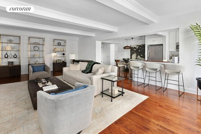 Photo - 350 W 57th St