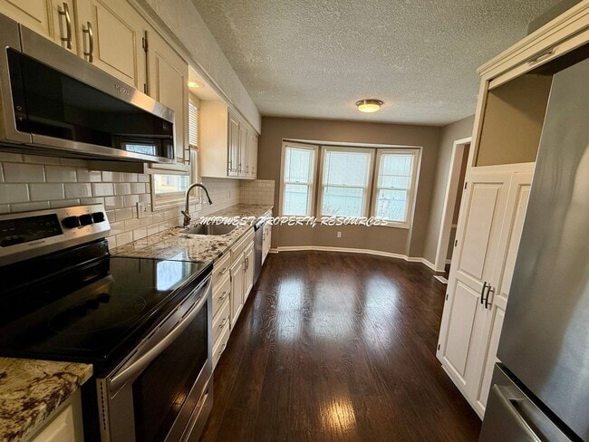 Photo - 3 Bed | 2 Bath Home for Rent – Lee’s Summit