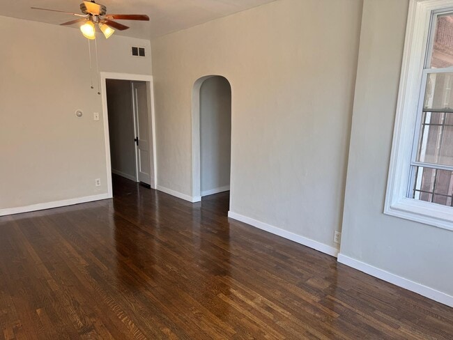 Building Photo - 2132 S Harding Ave Rental