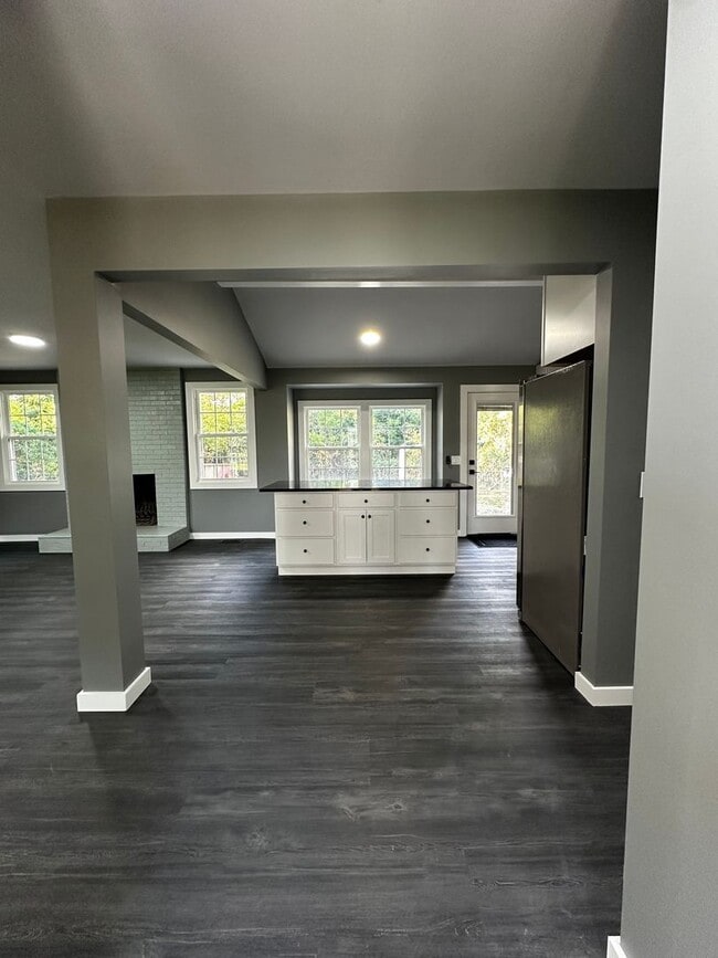 Photo - Fully Renovated in the Heart of Hendersonv...