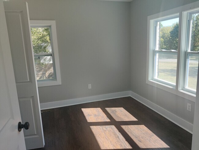 Updated 2 bed/2bth in Madison TN