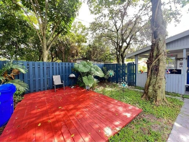 Photo - 1537 SW 44th Ave