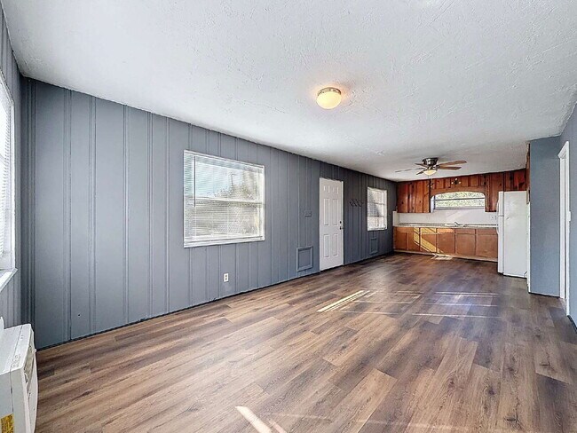 Photo - 652 East Harbor Dr S