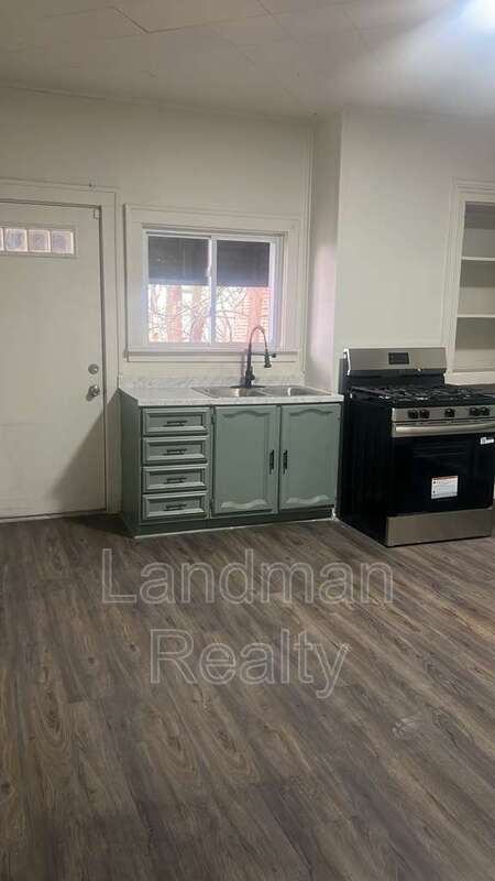 Photo - 2917 Shadeland Ave