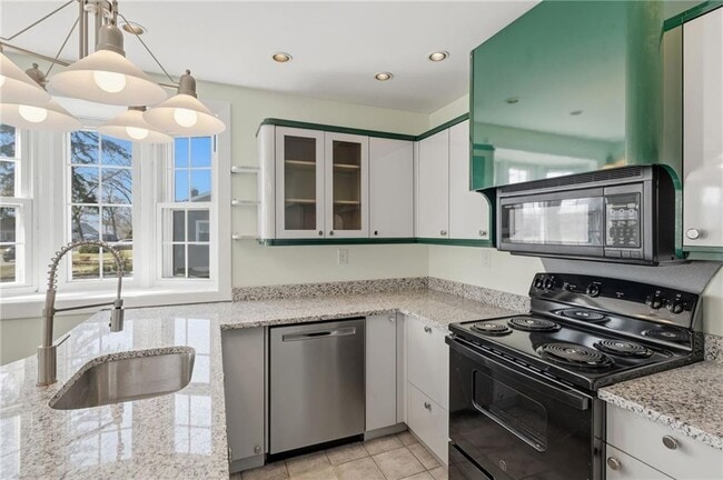 Photo - 21 Earlham Way