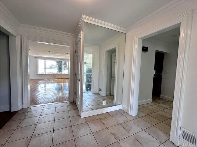 Photo - 1090 Bayhead Dr