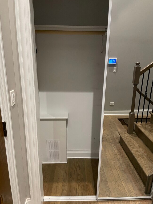 Photo - 6031 W Giddings St