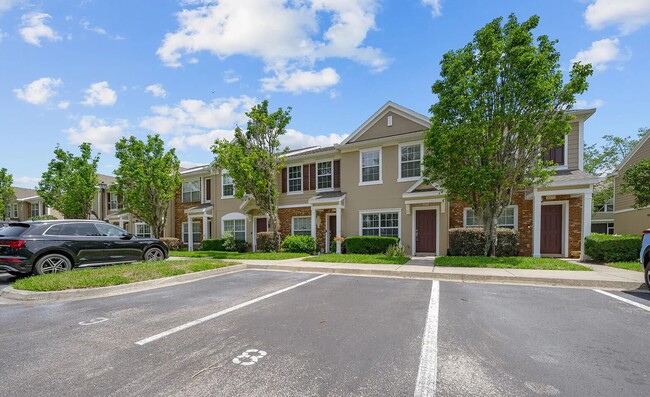 8077 Summerside Cir